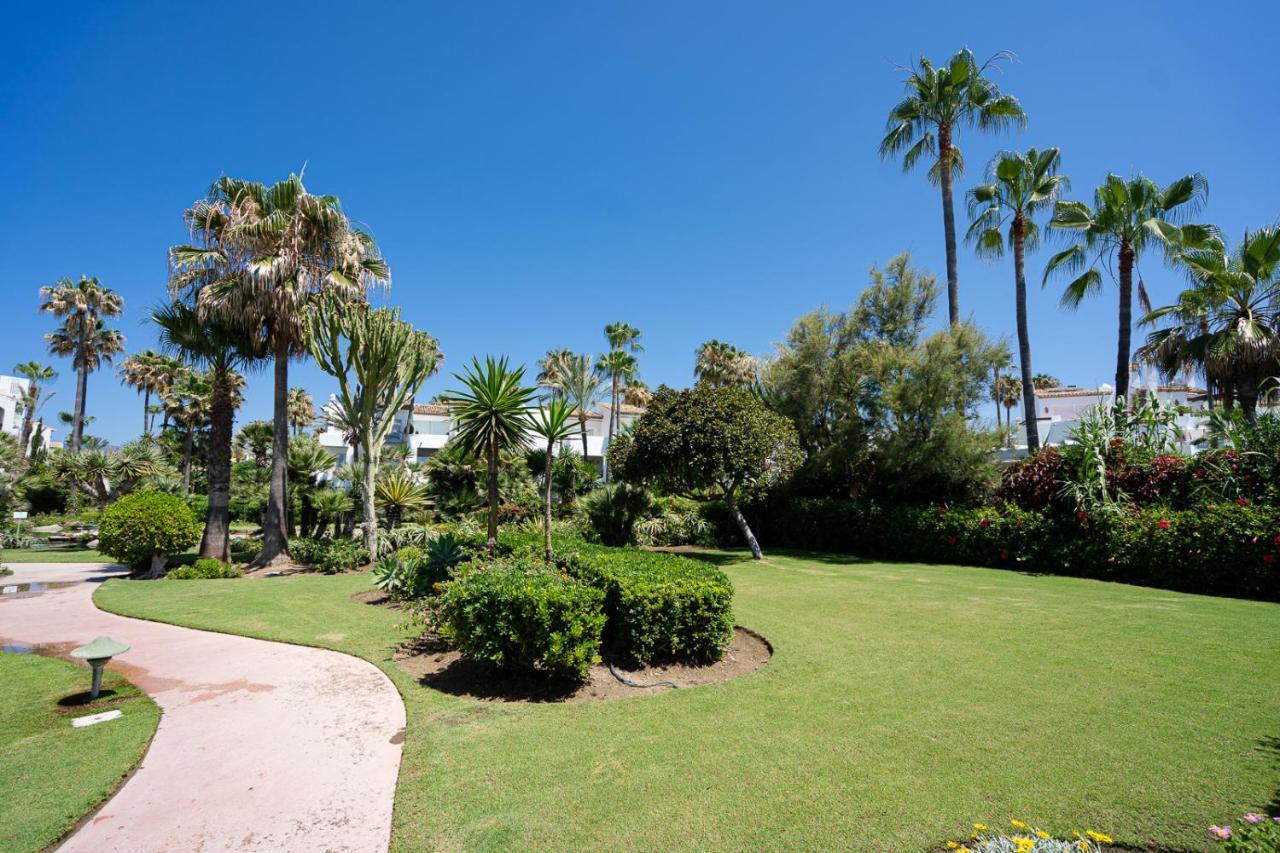 Costalita Beach Apartment Estepona Dış mekan fotoğraf