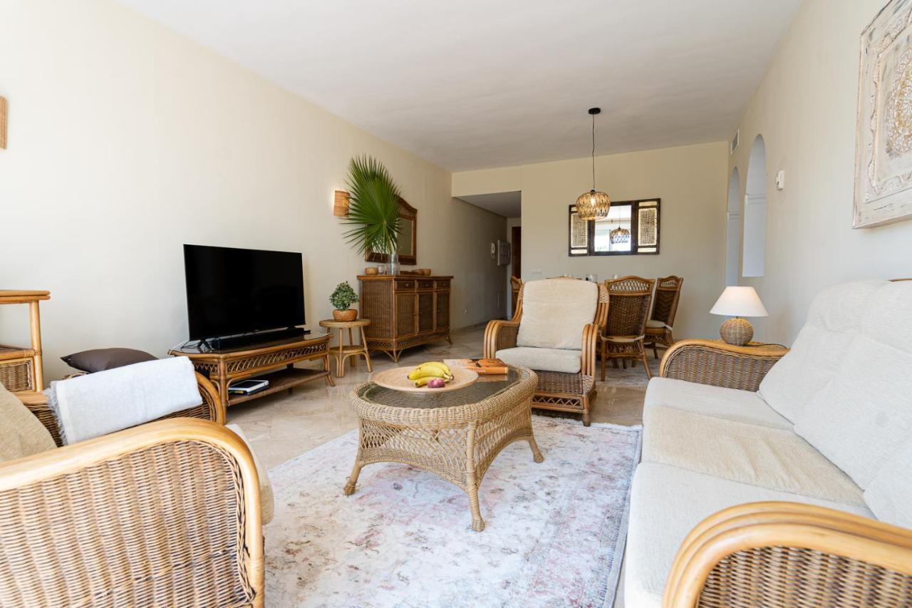 Costalita Beach Apartment Estepona Dış mekan fotoğraf